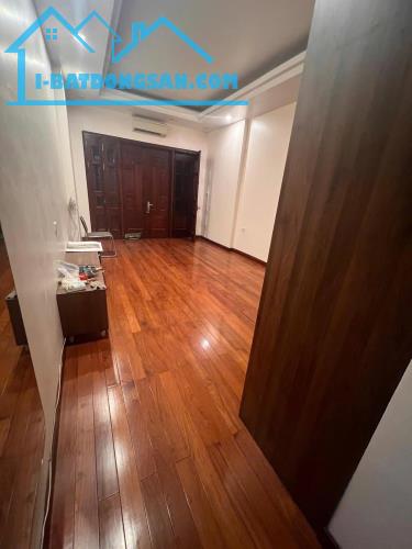 Cho thuê nhà nguyên căn Ô Tô Tránh nhau Nguyễn Ngọc Nại - Thanh Xuân 65m x 4T giá 21tr