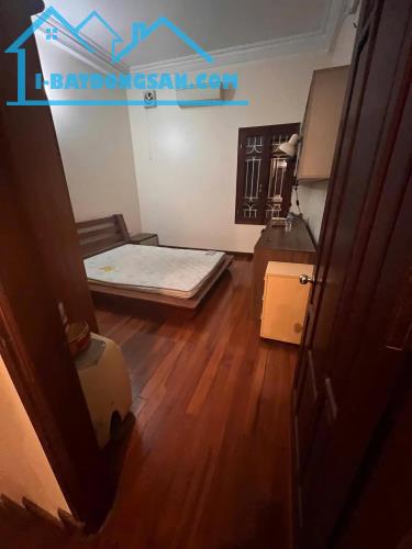 Cho thuê nhà nguyên căn Ô Tô Tránh nhau Nguyễn Ngọc Nại - Thanh Xuân 65m x 4T giá 21tr - 4