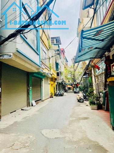 LÔ GÓC - NGUYỄN PHÚC LAI -ĐỐNG ĐA - NỞ HẬU ĐẸP - Ô TÔ TRÁNH - 20 TỶ - 1
