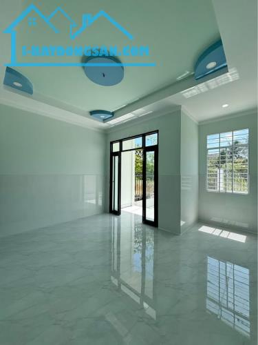 Nhà thành phố Bến Tre, 114m, thổ cư 100%, 2PN, 2WC đường 3m - 3