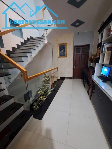 Bán nhà 3 tầng, 60m2 hẻm xe hơi đường số 6, P. Hiệp Bình Phước đối diên Vạn Phúc - 1