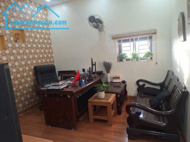 Bán nhà 3 tầng, 60m2 hẻm xe hơi đường số 6, P. Hiệp Bình Phước đối diên Vạn Phúc - 3