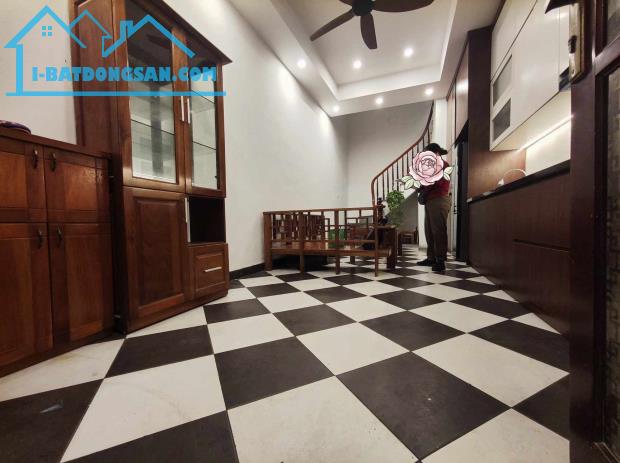 Cho thuê nhà đẹp Phố Kim Mã, Ba Đình, 33m2, 3 ngủ, 12 triệu