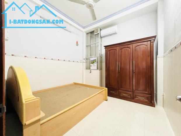 Bán nhà MTKD Lạc Long Quân nối dài, P3, Q11 dt 3.6x13, 5 Tầng chỉ 8 tỷ 2 tl - 3