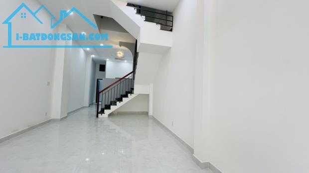 DƯƠNG BÁ TRẠC F2,Q8. Nhà mới ở ngay 66m2 (4x17) - 3 tầng - 3PN. HXH 7 chỗ, nhỉnh 9 tỷ - 2