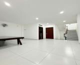 Bán nhà Mặt tiền Lê Quang Định -  giao Nơ Trang Long, DT: 5/6x18m, 3T - 4PN, 19.5 tỷ.
