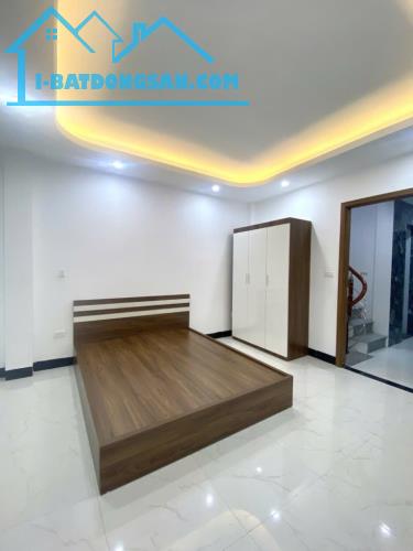 CCMN 8 TẦNG YÊN XÁ - THANG MÁY - 14 PHÒNG KHÉP KÍN - DOANH THU GẦN 60TR/THÁNG - 9.8 TỶ - 3