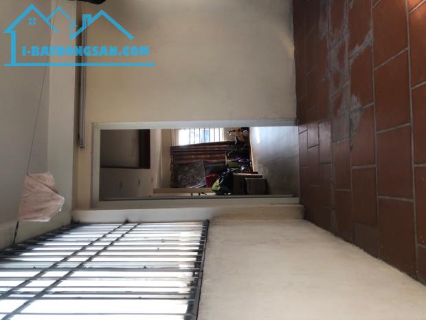 Bán nhà Lĩnh Nam diện tích 40m2, 7 tầng, mặt tiền 4m, 4,5 tỷ
