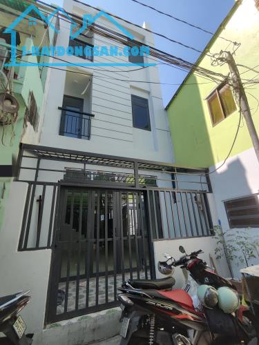 Âu Dương Lân p3Q8 chỉ 100tr/m2, nhà mới đẹp, 3 tầng, 4pn, ngang 4,5m nở hậu 5m - 5