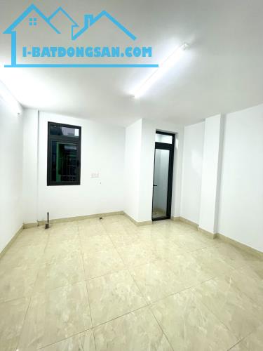 Âu Dương Lân p3Q8 chỉ 100tr/m2, nhà mới đẹp, 3 tầng, 4pn, ngang 4,5m nở hậu 5m - 1
