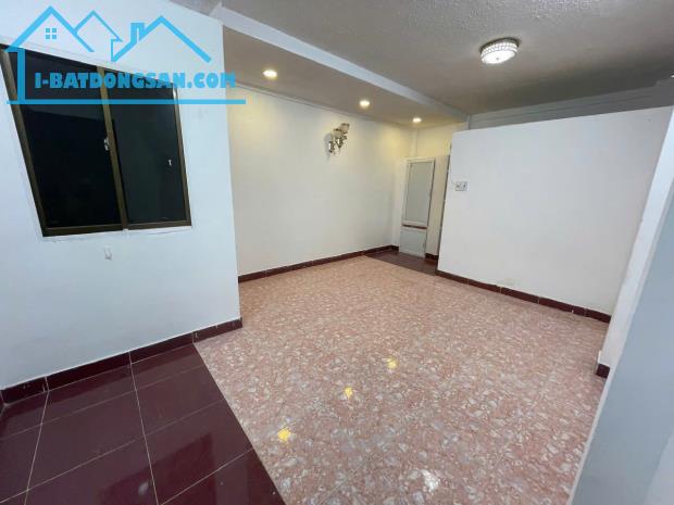 Bán Gấp Nhà HXH Hai Bà Trưng 72m2(6x12) 4 Tầng Chỉ 13.9 Phường 8 Quận 3 - 1