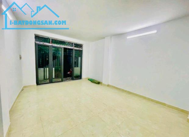 Bán nhà Âu Dương Lân, P.3, Q.8, DT: 66m2, hai lầu, giá 6 tỷ 69. - 2
