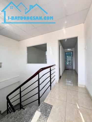 CHỦ BÁN GẤP NHÀ  MỚI LUNG LINH 3 TẦNG NGAY GÒ XOÀI  -HXH THÔNG  4M*18 M- CHỈ 5 TỶ 18