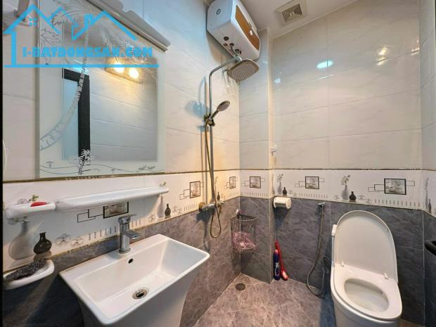 BÁN NHÀ BỒ ĐỀ, LONG BIÊN, NGÕ THÔNG, 5 NGỦ, GẦN TRƯỜNG QUỐC TẾ  NHỈNH 7.7 TỶ - 3