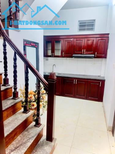 Nhà Đẹp Gần Đường Ô TÔ Nam Dư, Hoàng Mai 32m, 5 tầng, mt 3m, giá 5.8 tỷ.