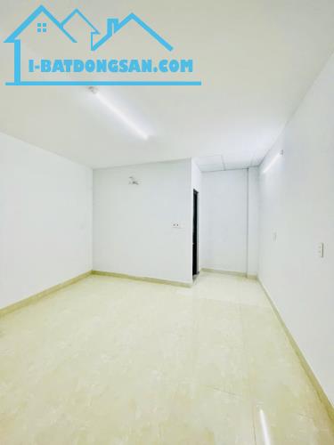 🏠 Âu Dương Lân P3 - Q8, nở hậu 5m - 66 m2- 2 lầu ( 4.5 * 15 ) giá 6.69 tỉ. TL - 1