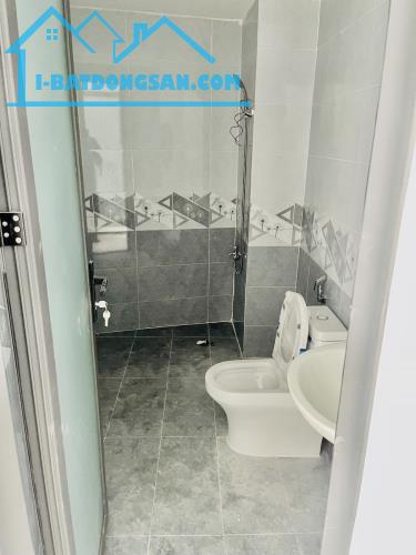🏠 Âu Dương Lân P3 - Q8, nở hậu 5m - 66 m2- 2 lầu ( 4.5 * 15 ) giá 6.69 tỉ. TL