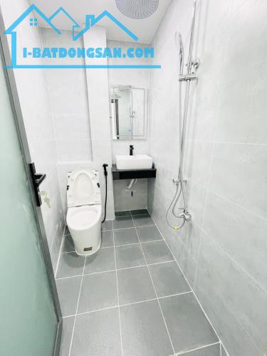 Âu Dương Lân p3Q8 chỉ 100tr/m2, nhà mới đẹp, 3 tầng, 4pn, ngang 4,5m nở hậu 5m - 3