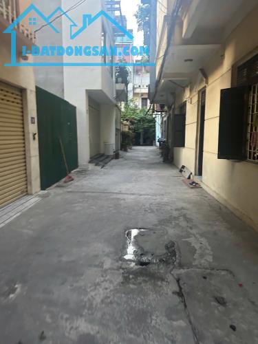 Bán đất Ngọc Lâm  Long Biên,nở hậu,ô tô vào tận DT 80m², MT 4,8m,Giá 12 tỷ