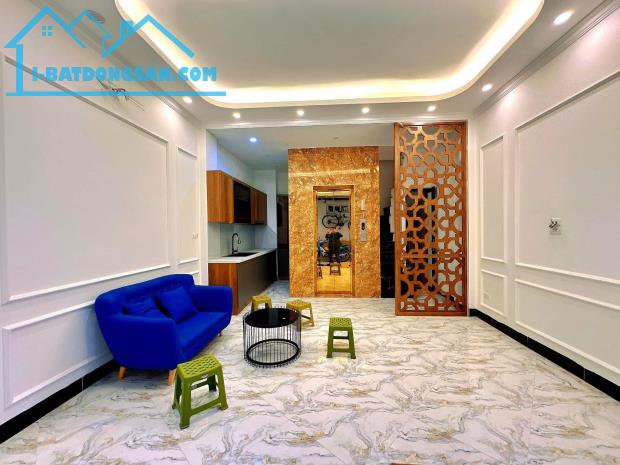 BÁN NHÀ TRUNG TÂM CẦU GIẤY - VỊ TRÍ ĐẸP - NHÀ MỚI - 30M2 - GIÁ 8.X TỶ - 3
