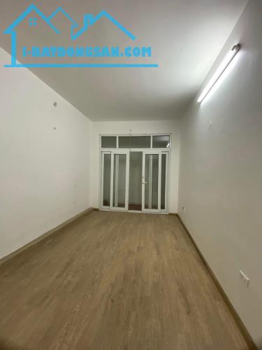SIÊU PHẨM CẦU GIẤY - VỊ TRÍ ĐẸP - NGÕ RỘNG OTO TRÁNH - 35M2 - GIÁ NHỈNH 7 TỶ - 1