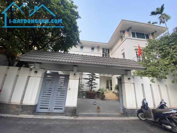 Cho thuê biệt thự Nguyễn Thị Định, Trung Hòa Nhân Chính, 330m2 4 tầng
