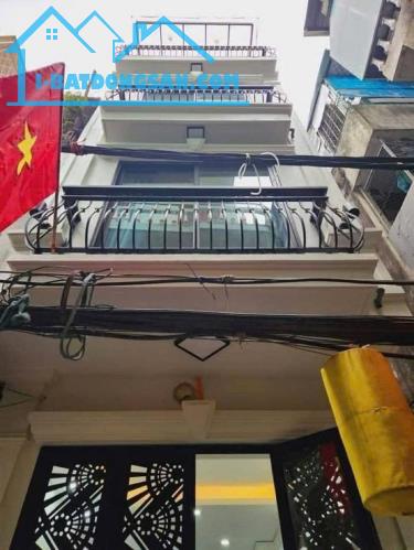 BÁN NHÀ TRUNG TÂM ĐỐNG ĐA NGÕ THÔNG THOÁNG NHÀ ĐẸP KINH DOANH ONLINE, SPA, NAIL 4,9 Tỷ - 4