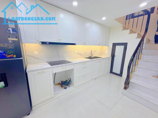 NHÀ ĐẸP – NỘI THẤT ĐỦ - SÁT MẶT PHỐ - 2 MẶT THOÁNG – HOÀNG HOA THÁM - 5
