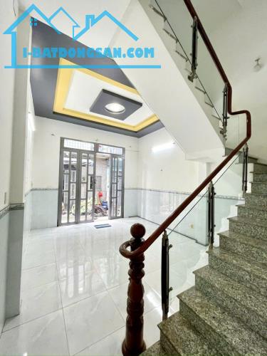 CUỐI TÂN KỲ TÂN QUÝ, BÊN LIÊN KHU 5-6, 68m2, 3 TẦNG (4PN) , MẶT TIỀN NHÀ GẦN 5M, giá - 4