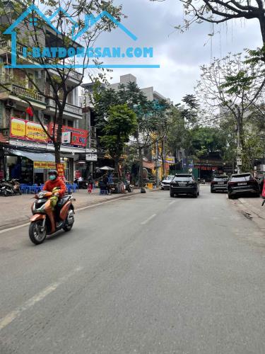 Bán nhà cũ 112M2 Phố Phan Kế Bính Ba Đình ,Mặt tiền 6.5M. Sổ Vuông nở hậu. Giá đầu tư 15tỷ