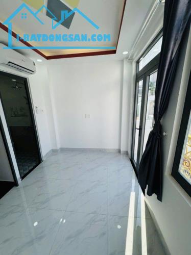 NHÀ MỚI ĐẸP - 4 TẦNG ĐẸP - HẺM THOÁNG  - 3PN 4WC - SỔ VUÔNG NHƯ TỜ A4 - GIÁ CHỈ 3.95 TỶ - 2