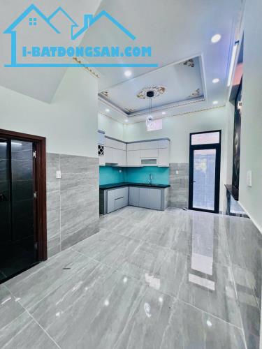 Bán nhà 3 tầng 60m2,Hẻm 2 xe oto tránh,gần kề khu Đông Tăng Long,5.29 tỉ TL - 1