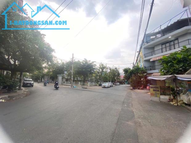 Bán nhà GÓC đường Bà Hom, Quận 6, 9x20m, hầm, 3.5 tấm, 28 tỷ - 1
