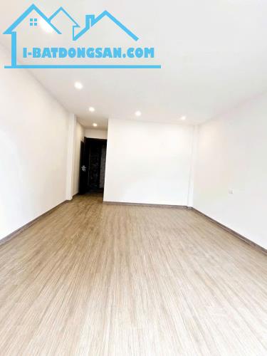 Bán gấp nhà phố Thạch Bàn, Ô Tô Thang Máy 45m2 mt42m2 giá 8.8 tỷ - 3