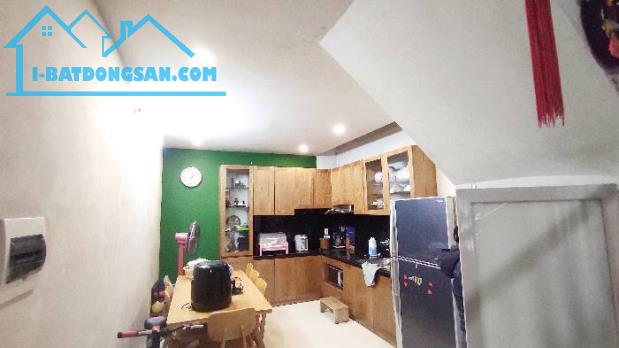 Nhà 4 tầng Dân xây khu P/ lô Nguyễn Văn Cừ, ô tô thông, DT 41m, MT 3.6m nhỉnh 9 tỷ - 4