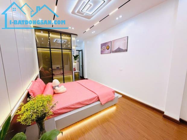 Lạc Long Quân - Tây Hồ / 4 tầng 30m2- dân xây chắc chắn -6x tỷ - 3