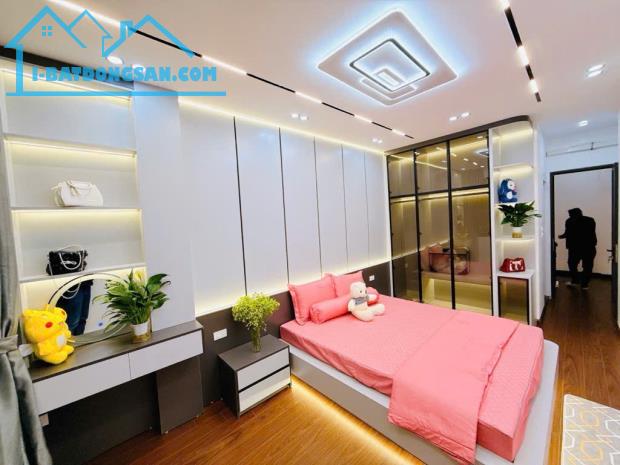 Lạc Long Quân - Tây Hồ / 4 tầng 30m2- dân xây chắc chắn -6x tỷ - 4
