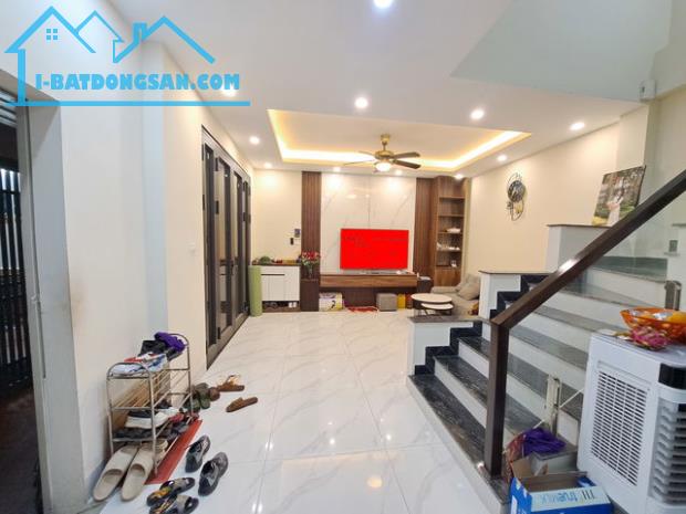 Bán Nhà Định Công - Hoàng Mai, DT 73m2, 4Tầng, MT Rộng, Giá Bán Nhỉnh 8tỷ