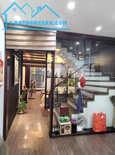 PHÂN LÔ Trần Quốc Hoàn nhà đẹp 52m2, mt 4.5m kd, GARA, vỉa hè, sổ đẹp 19.9tỷ - 1