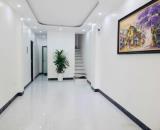 Bán nhà đẹp Ngọc Lâm,lô góc ,ô tô, ngõ thông ,thang máy , kinh doanh nhỏ ,Full nội thất