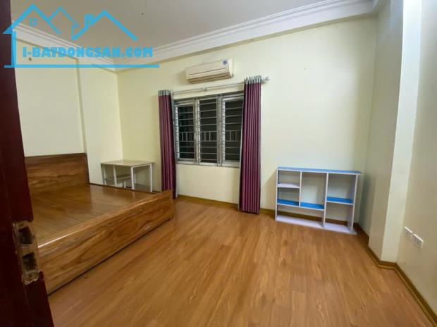 Bán nhà Triều Khúc, DT 41m2, MT 4,8m, 6,9 tỷ, Lh: 0984417892.