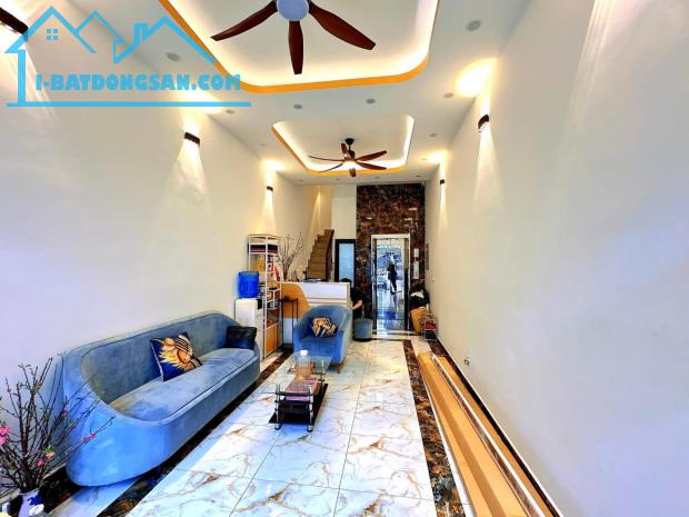 Nhà Đẹp - Phân Lô - Thang Máy - Huỳnh Thúc Kháng - DĐa - Dt : 44m2/7 tầng/3,6mMT*18tỷ - 4