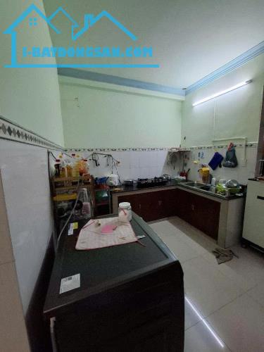 BÌNH TÂN - HỒ NGỌC LÃM - HẺM XE HƠI THÔNG - 100M2 - 3PN - SỔ HỒNG RIÊNG HOÀN CÔNG ĐỦ - 5.5 - 2