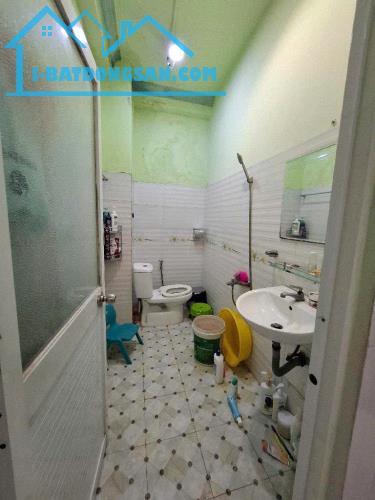 BÌNH TÂN - HỒ NGỌC LÃM - HẺM XE HƠI THÔNG - 100M2 - 3PN - SỔ HỒNG RIÊNG HOÀN CÔNG ĐỦ - 5.5 - 4