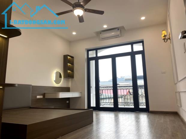Giá rẻ nhất phố! Chùa Bộc, ô tô tránh, lô góc 3 thoáng, kinh doanh, ô chờ thang máy - 2