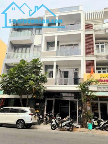 Nhà mặt tiền đường Quận 7 - DT: 5x16m - Giá bán: 17Tỷ9 (bớt lộc khách thiện chí)