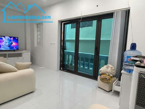 Bán nhà Thụy Khuê - 1 nhà ra phố - Nhà đẹp ở ngay - Mặt tiền khủng