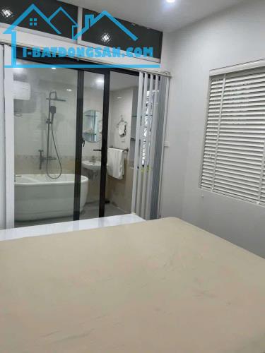 Bán nhà Thụy Khuê - 1 nhà ra phố - Nhà đẹp ở ngay - Mặt tiền khủng - 2