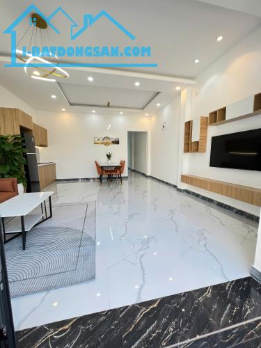 Nhà mới xây đầy đủ nội thất gần cổng sau KCN Tân Hương - 3