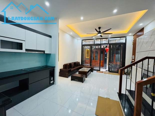 BÁN NHÀ RIÊNG, LĨNH NAM, 35M, RỘNG THOÁNG, DÂN XÂY, 5,5TỶ